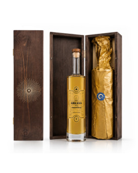Ракия Arkana Masterblend 2 1,5л в луксозна дървена кутия